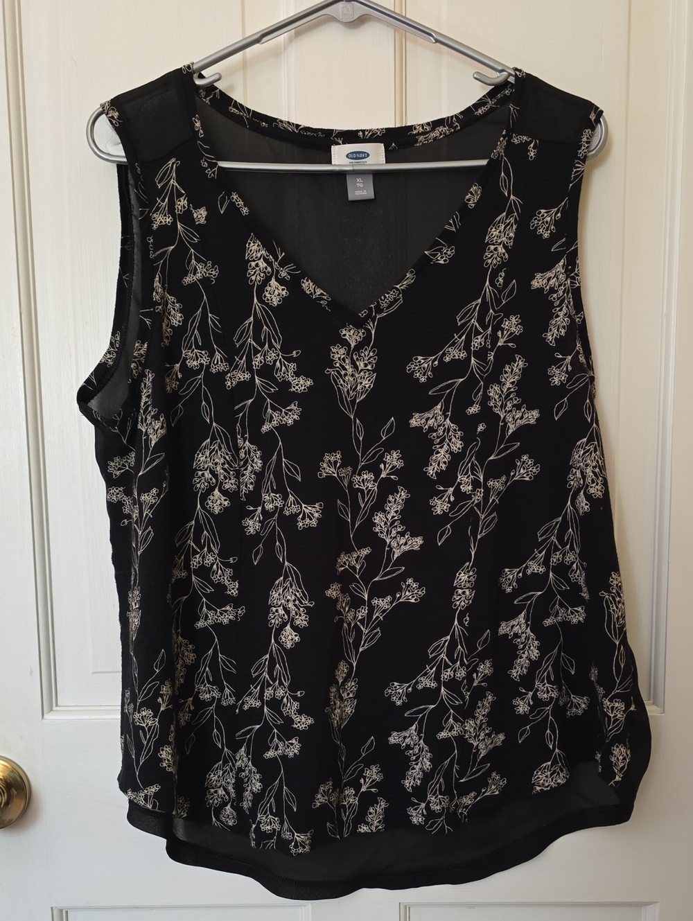 Old Navy Black Floral V-Neck Sleeveless Camisole Size XL